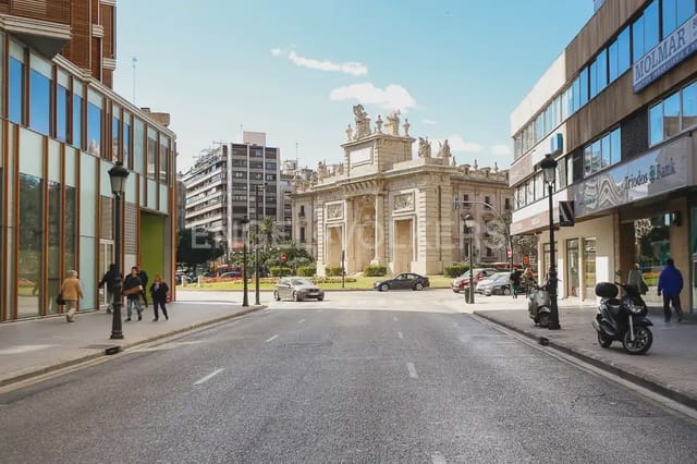 2 sovrum Lägenhet till salu i Russafa, Valencia stad med garage - 550 000 € (Ref: 9897649)