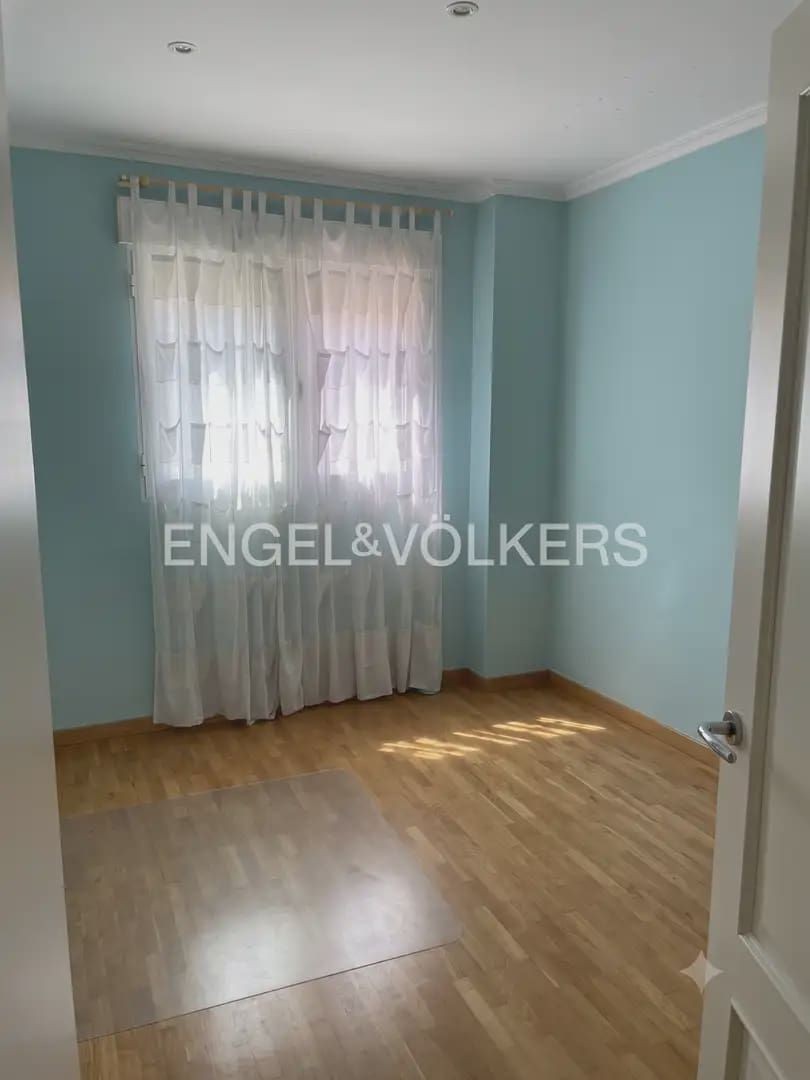 3 slaapkamer Flat te huur in Valencia stad met garage - € 2.300 (Ref: 9897651)