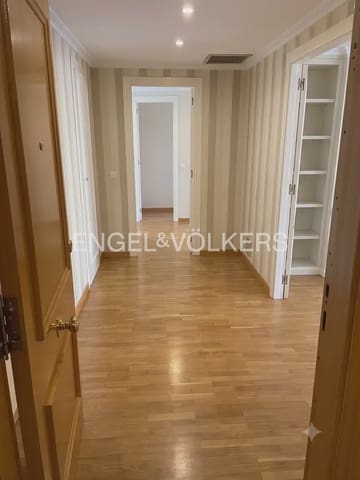3 makuuhuone Asunto vuokrattavana paikassa Mestalla, Valencia kaupunki mukana 
autotalli - 2 300 € (Ref: 9897651)