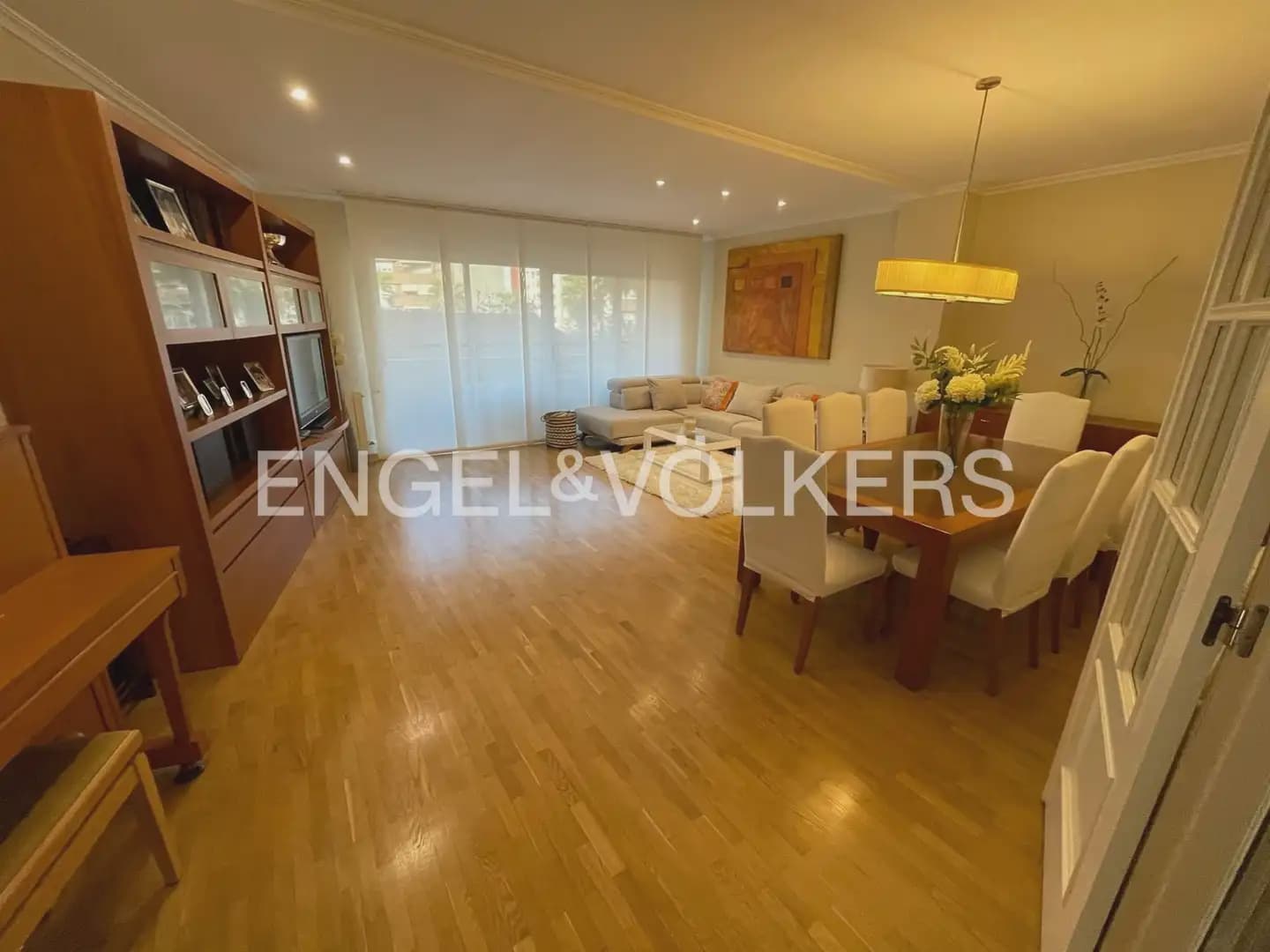 3 slaapkamer Flat te huur in Valencia stad met garage - € 2.300 (Ref: 9897651)
