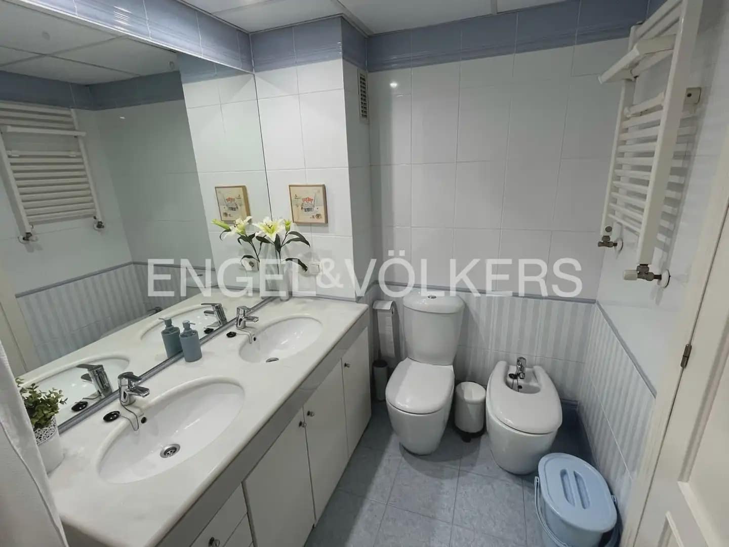 3 slaapkamer Flat te huur in Valencia stad met garage - € 2.300 (Ref: 9897651)