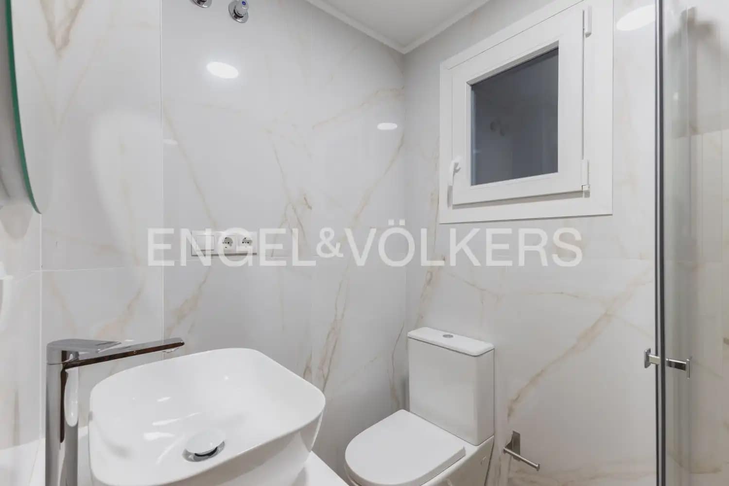 Appartement de 3 chambres à louer à Valence ville - 2 300 € (Ref: 9897652)