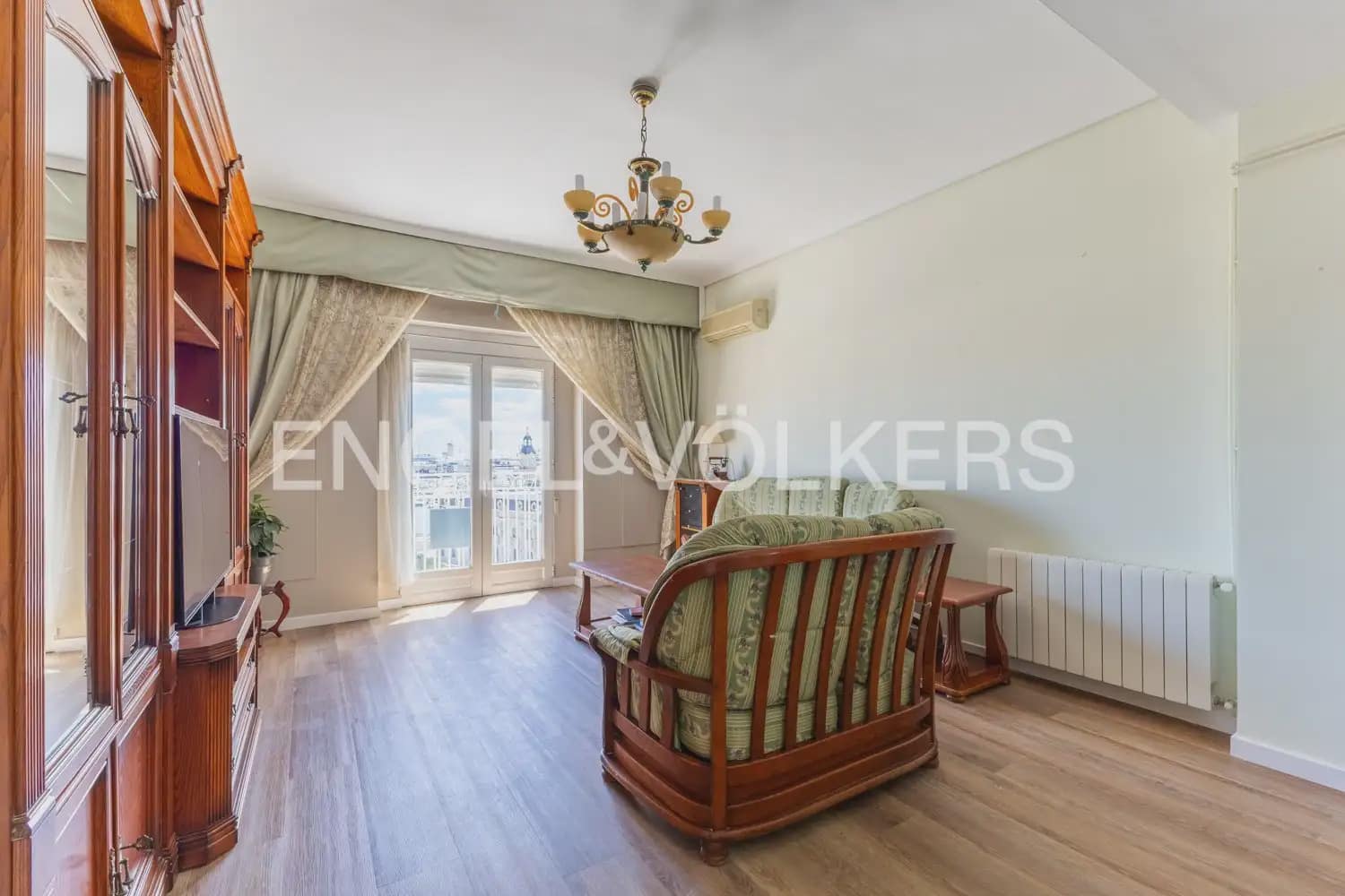 Appartement de 3 chambres à louer à Valence ville - 2 300 € (Ref: 9897652)