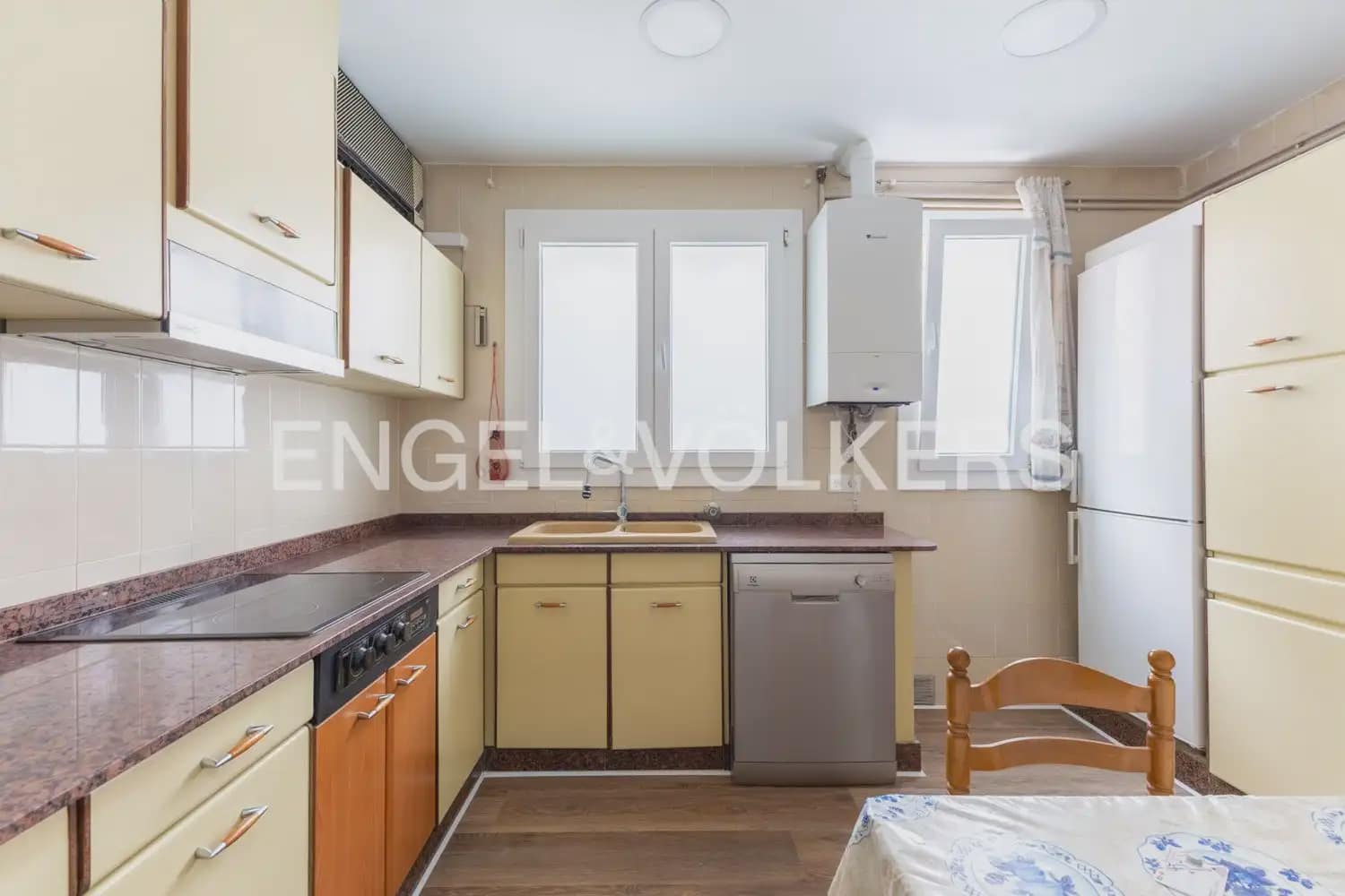 Appartement de 3 chambres à louer à Valence ville - 2 300 € (Ref: 9897652)