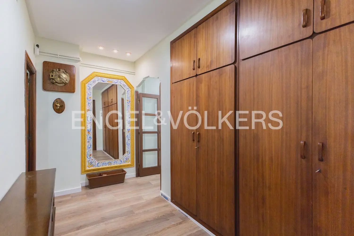 Appartement de 3 chambres à louer à Valence ville - 2 300 € (Ref: 9897652)