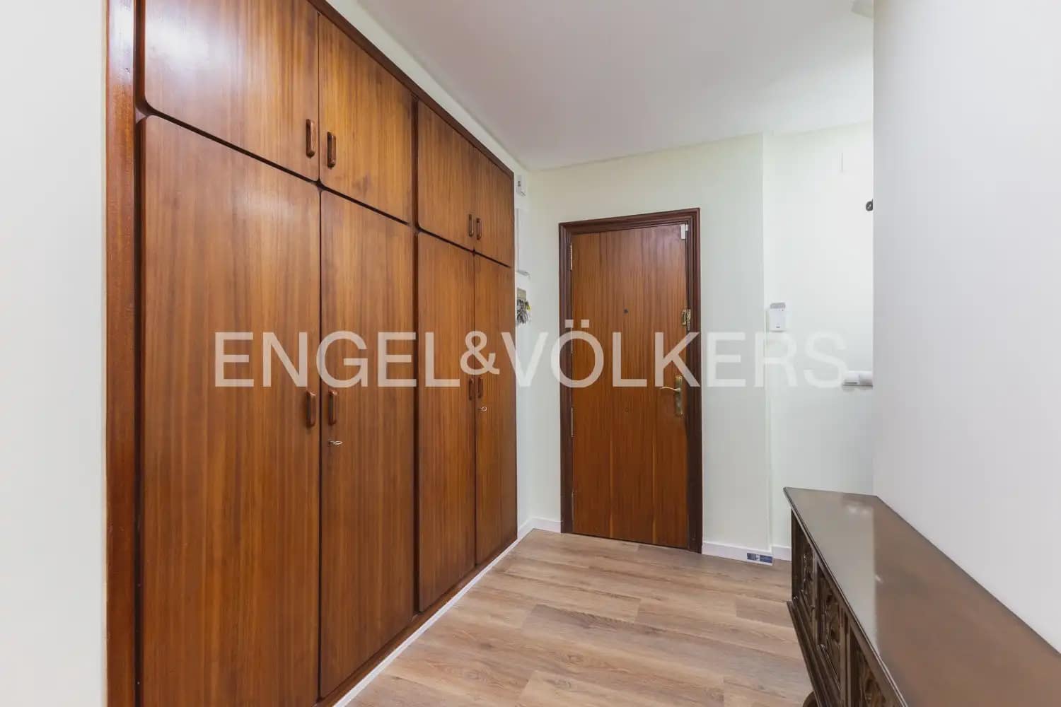 Appartement de 3 chambres à louer à Valence ville - 2 300 € (Ref: 9897652)