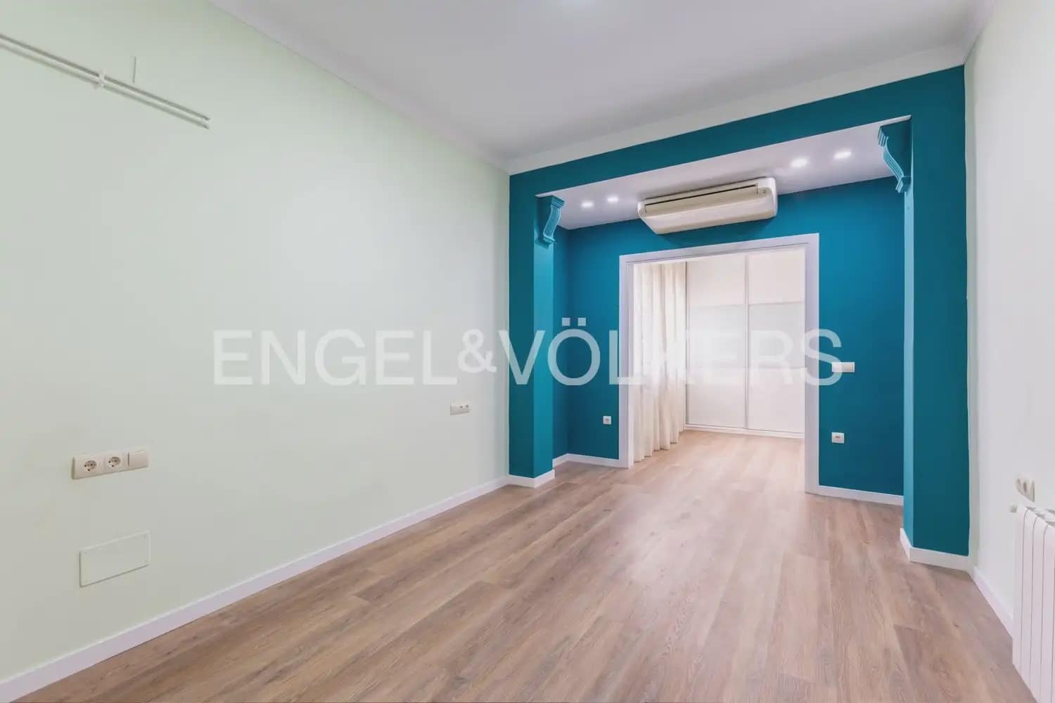 3 bedroom Flat for rent in Valencia city - € 2,300 (Ref: 9897652)