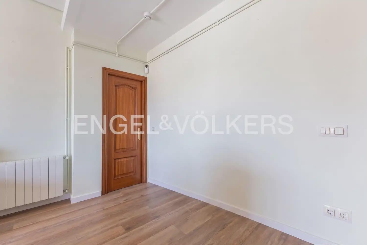 3 bedroom Flat for rent in Valencia city - € 2,300 (Ref: 9897652)