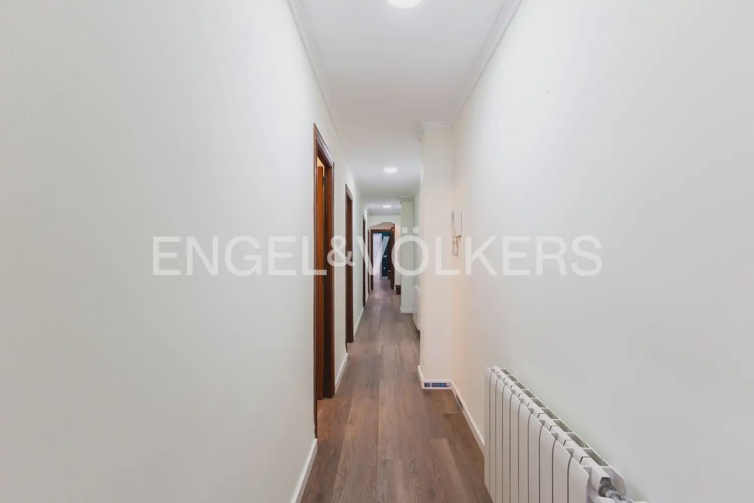 3 bedroom Flat for rent in Valencia city - € 2,300 (Ref: 9897652)