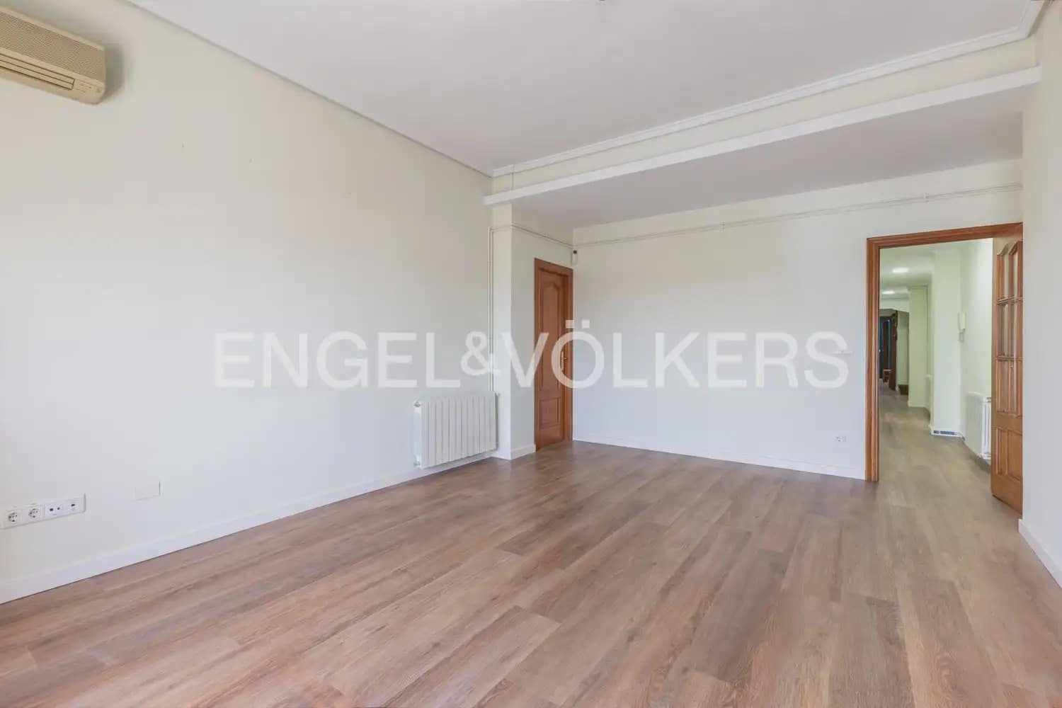 3 bedroom Flat for rent in Valencia city - € 2,300 (Ref: 9897652)