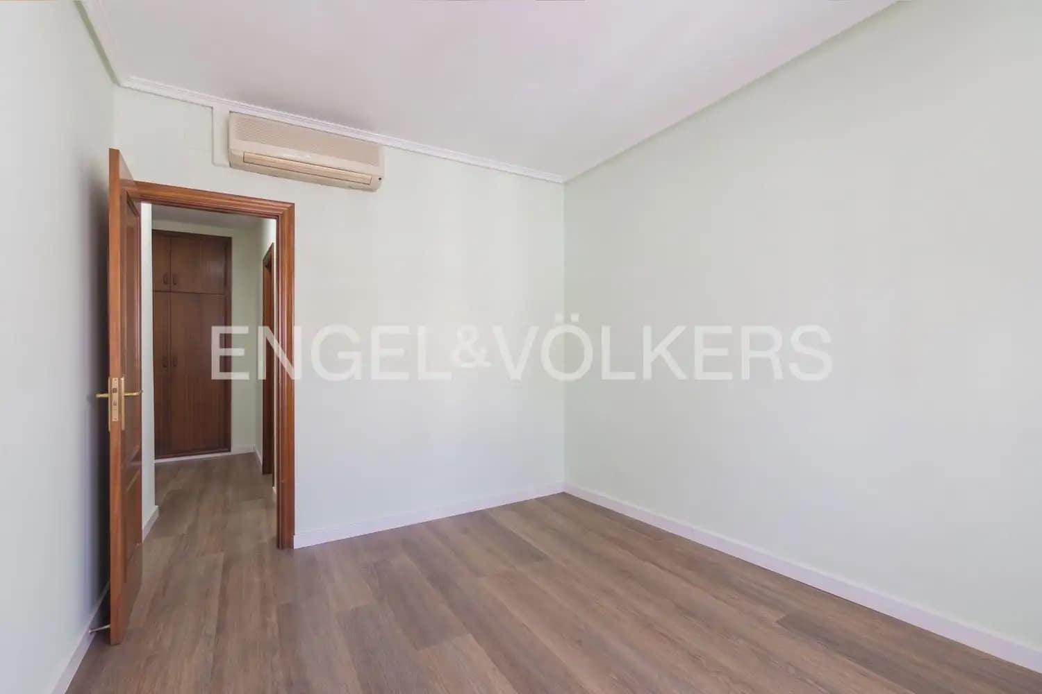 3 bedroom Flat for rent in Valencia city - € 2,300 (Ref: 9897652)