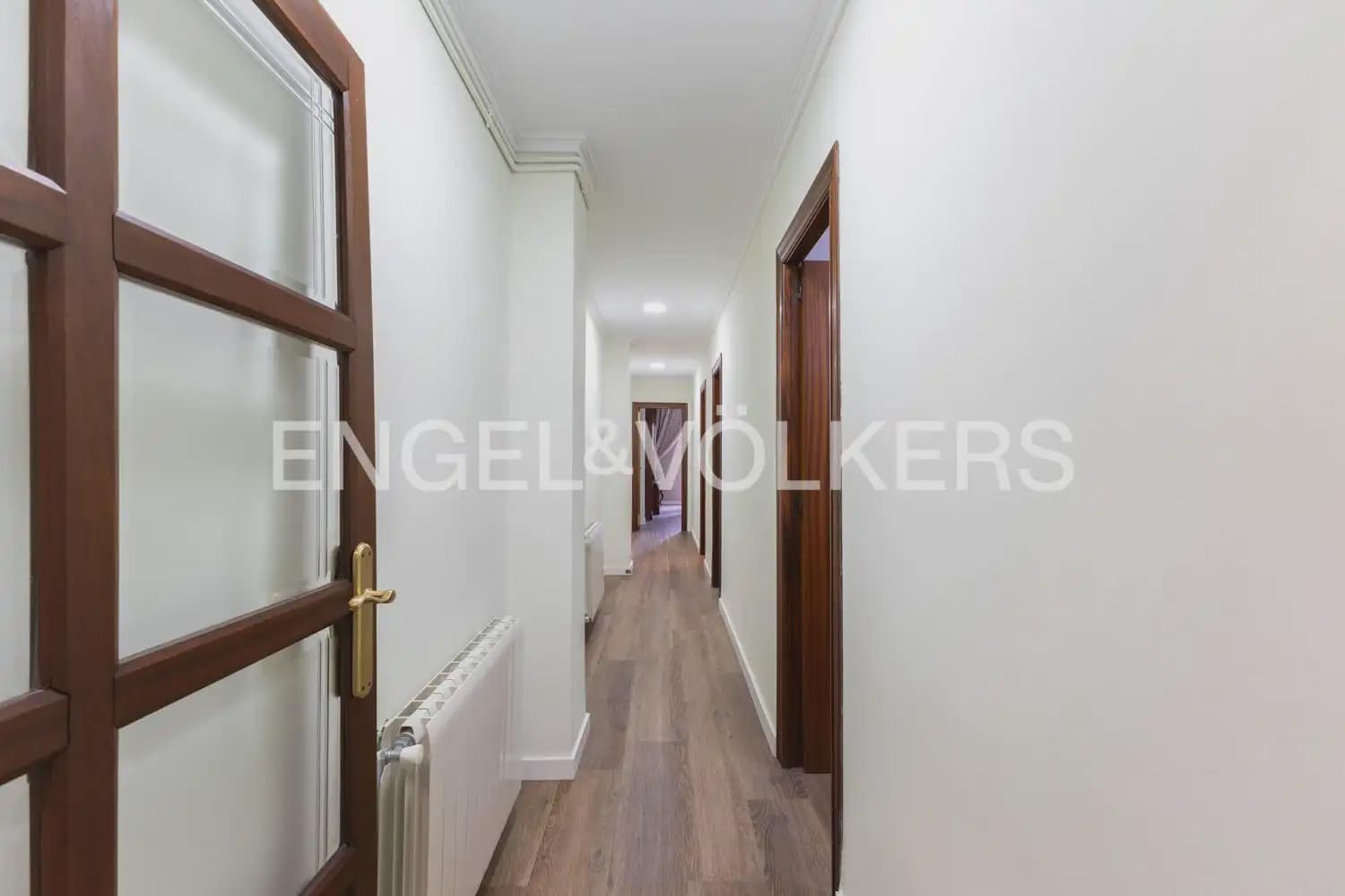 3 bedroom Flat for rent in Valencia city - € 2,300 (Ref: 9897652)
