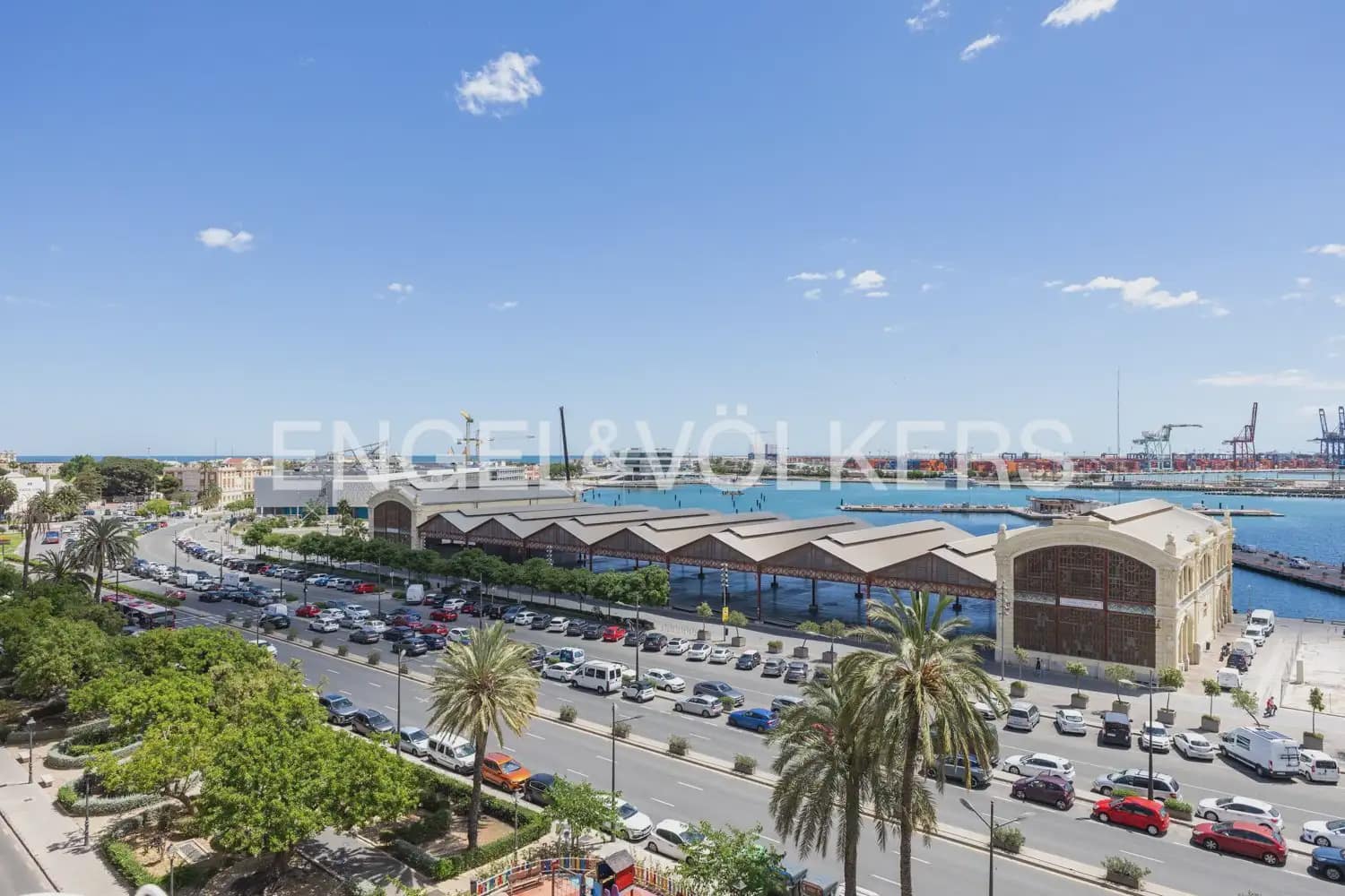 3 bedroom Flat for rent in Valencia city - € 2,300 (Ref: 9897652)