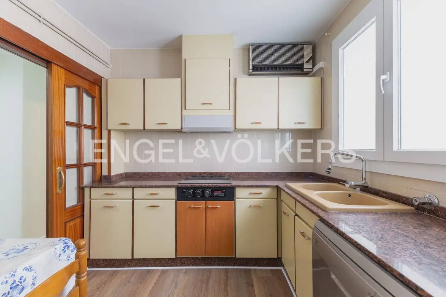 3 bedroom Flat for rent in Valencia city - € 2,300 (Ref: 9897652)