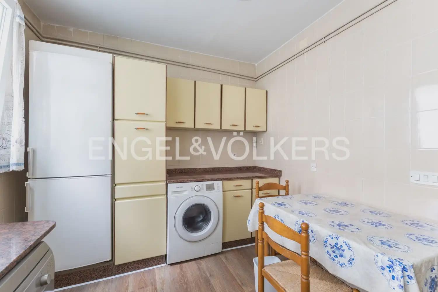 3 bedroom Flat for rent in Valencia city - € 2,300 (Ref: 9897652)
