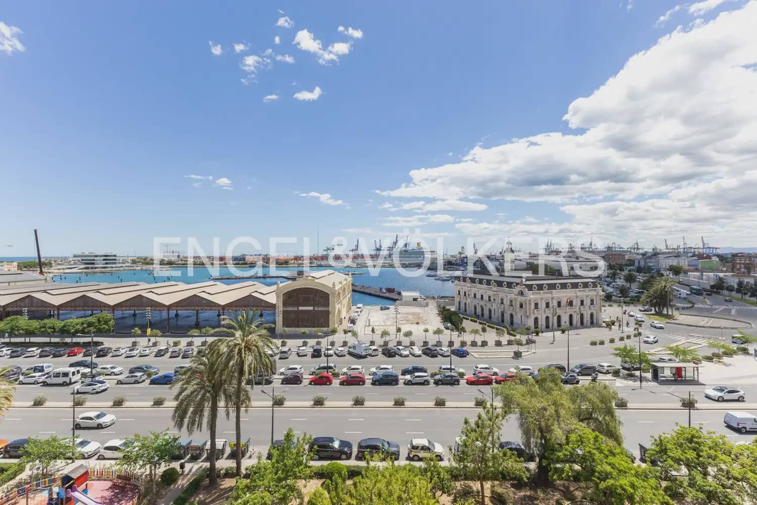 3 bedroom Flat for rent in Valencia city - € 2,300 (Ref: 9897652)