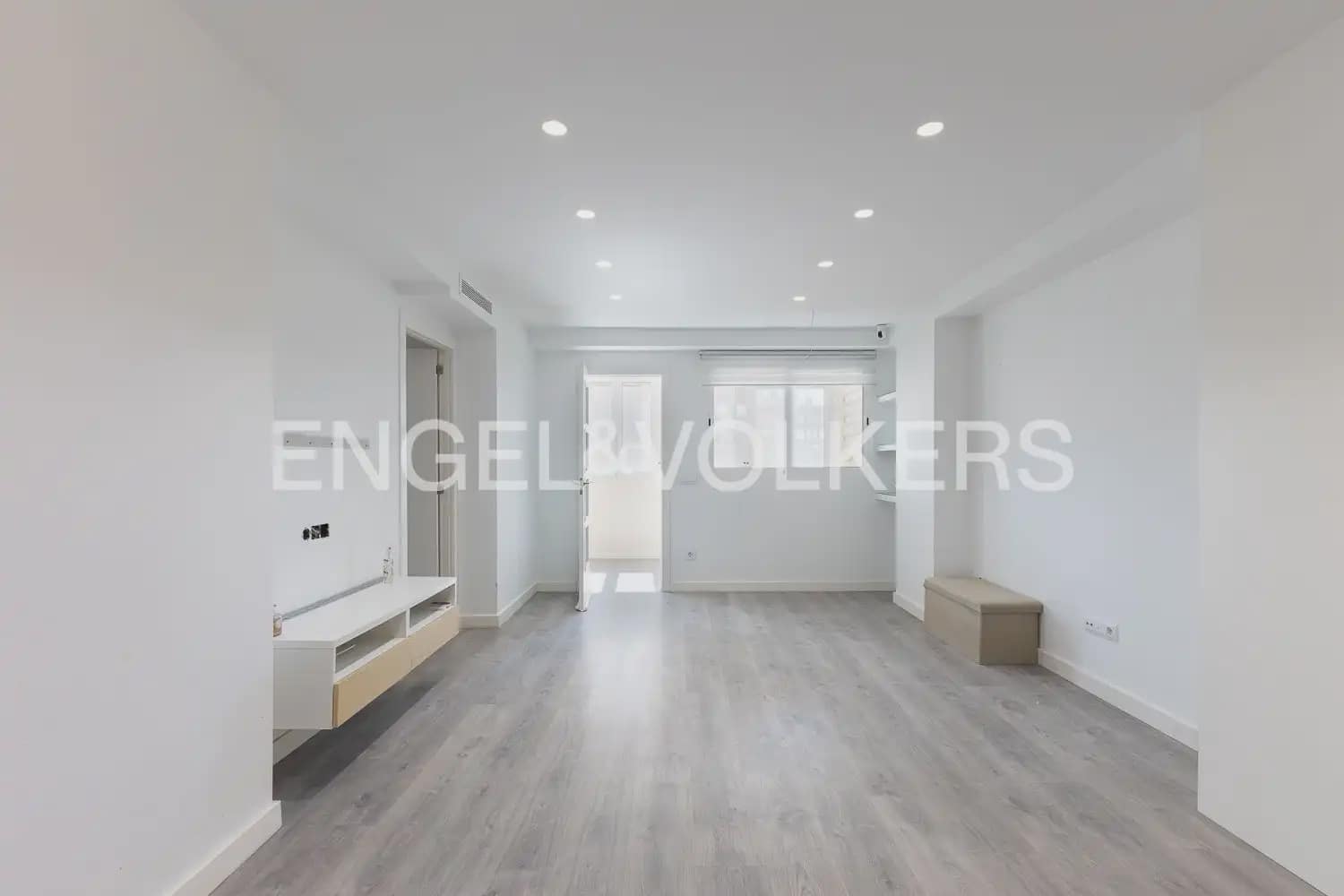 4 sypialnia Mieszkanie na sprzedaż w Miasto Walencja z garażem - 335 000 € (Ref: 9897653)
