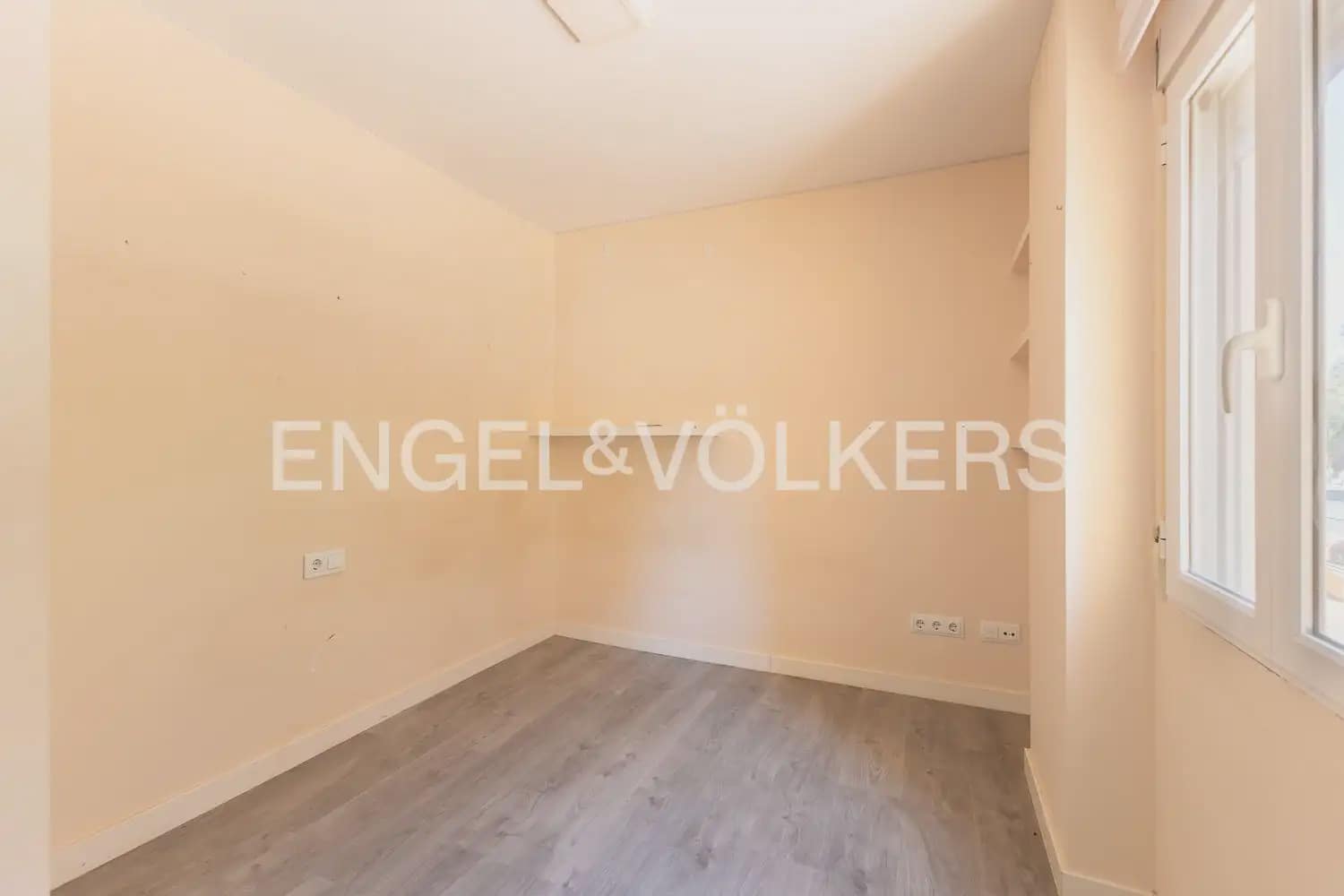 4 sypialnia Mieszkanie na sprzedaż w Miasto Walencja z garażem - 335 000 € (Ref: 9897653)