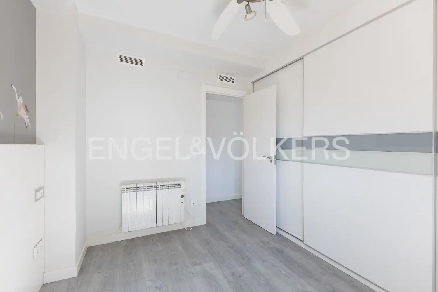 4 sypialnia Mieszkanie na sprzedaż w Miasto Walencja z garażem - 335 000 € (Ref: 9897653)