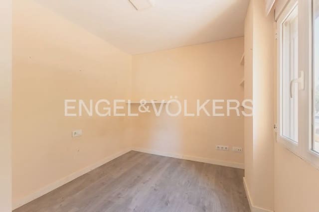 4 sypialnia Mieszkanie na sprzedaż w Tres Forques, Miasto Walencja z garażem - 335 000 € (Ref: 9897653)