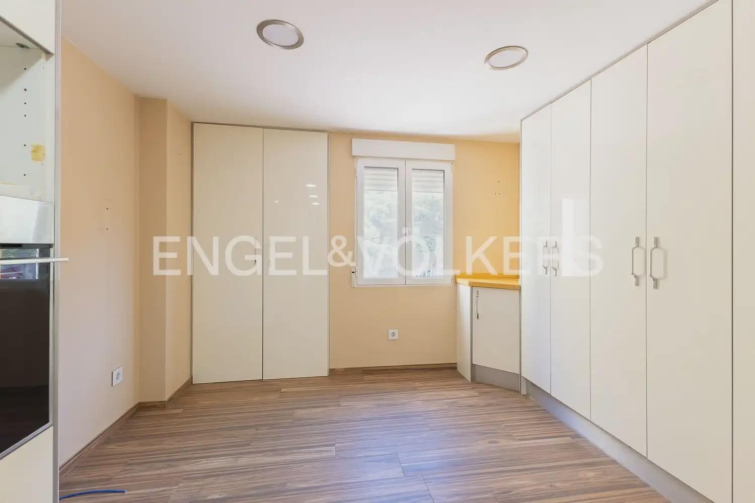 4 sypialnia Mieszkanie na sprzedaż w Miasto Walencja z garażem - 335 000 € (Ref: 9897653)