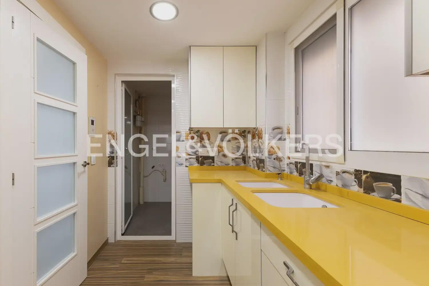 4 sypialnia Mieszkanie na sprzedaż w Miasto Walencja z garażem - 335 000 € (Ref: 9897653)