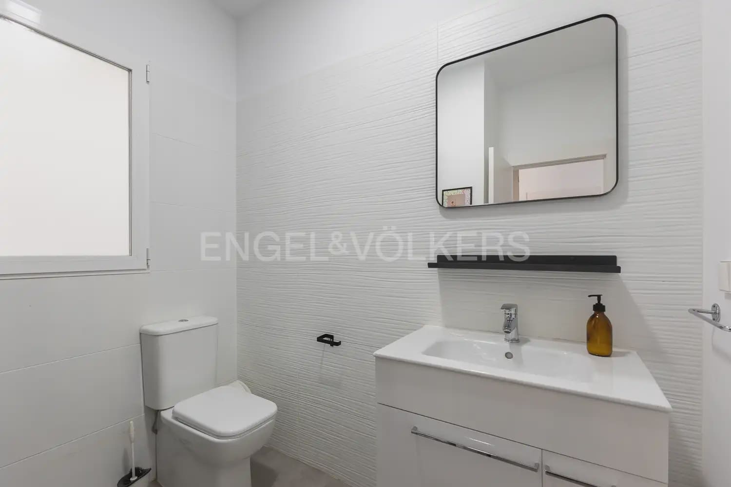 Piso de 3 habitaciones en València ciudad en alquiler con garaje - 2.300 € (Ref: 9897657)