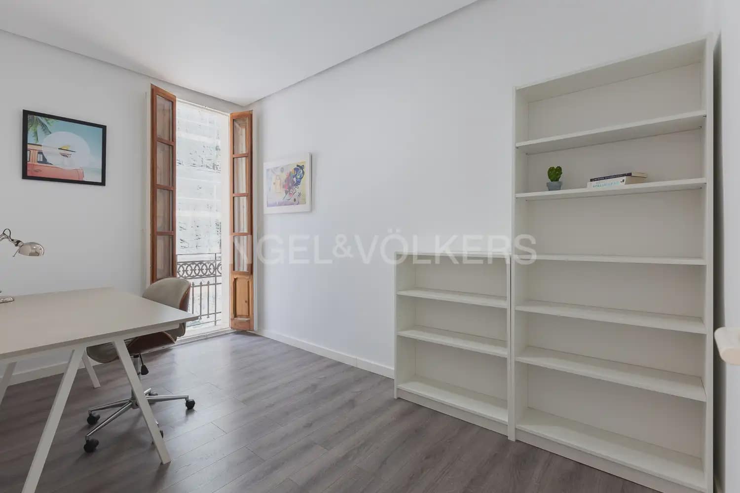 Piso de 3 habitaciones en València ciudad en alquiler con garaje - 2.300 € (Ref: 9897657)