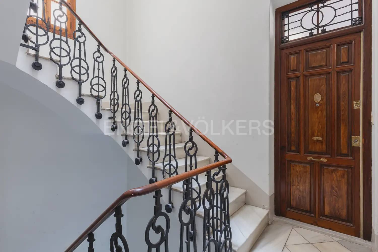 Piso de 3 habitaciones en València ciudad en alquiler con garaje - 2.300 € (Ref: 9897657)