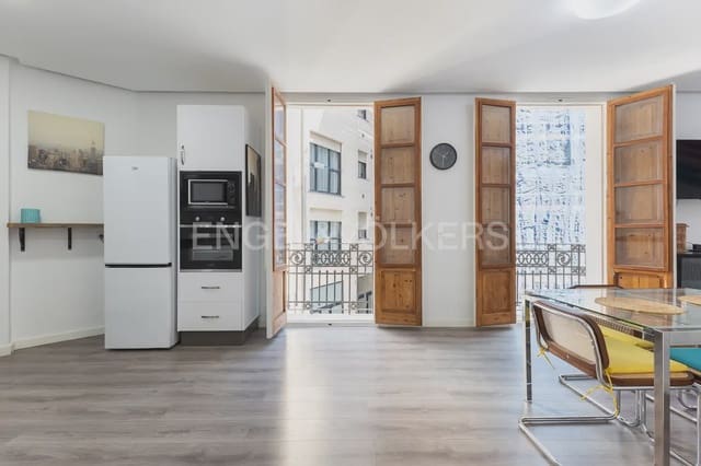 Piso de 3 habitaciones en La Seu, València ciudad en alquiler con garaje - 2.300 € (Ref: 9897657)