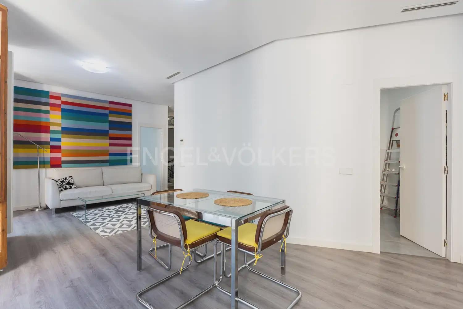 Piso de 3 habitaciones en València ciudad en alquiler con garaje - 2.300 € (Ref: 9897657)