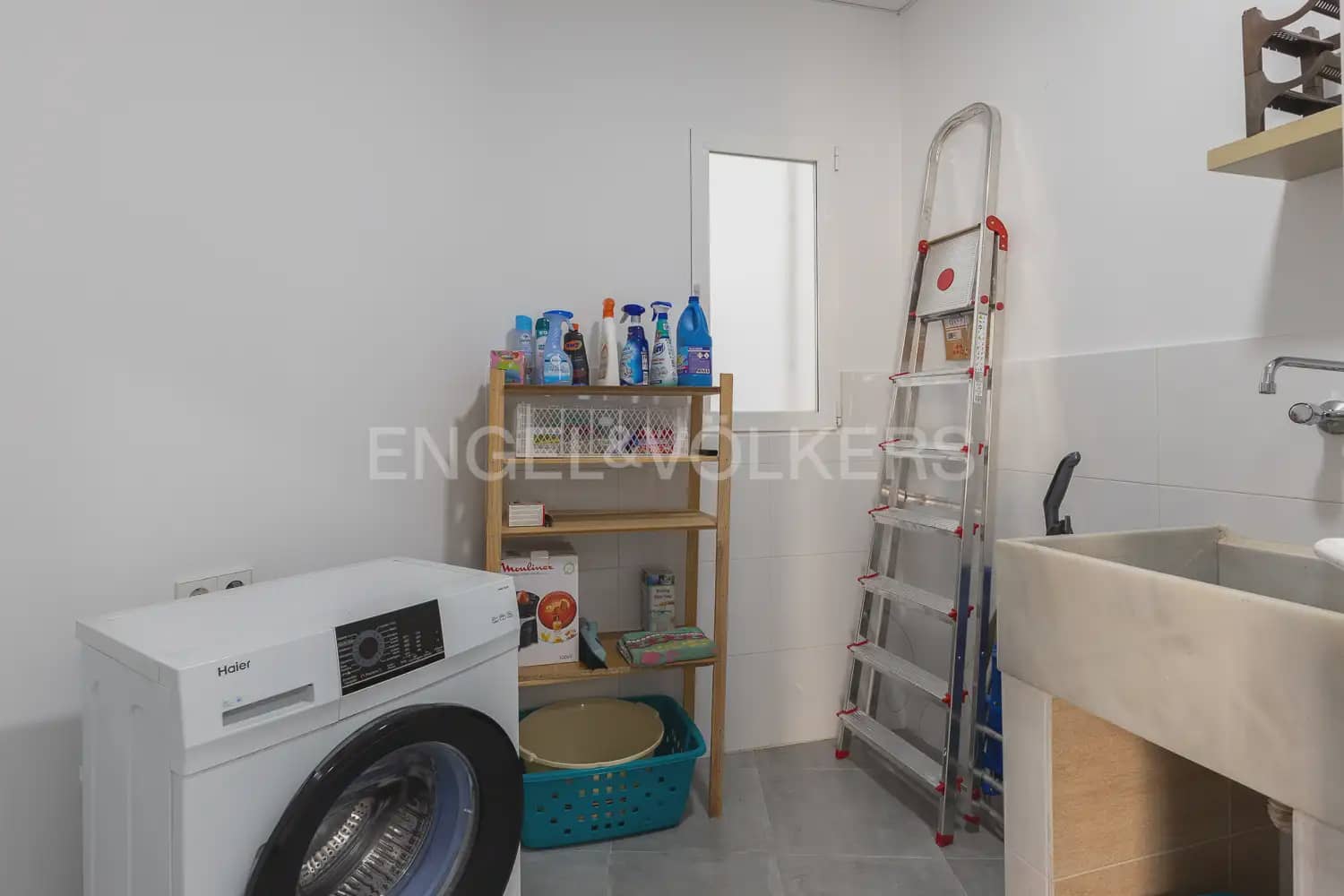 Piso de 3 habitaciones en València ciudad en alquiler con garaje - 2.300 € (Ref: 9897657)