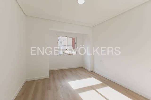 4 quarto Apartamento para venda em Mont-Olivet, Valência cidade - 248 000 € (Ref: 9897661)
