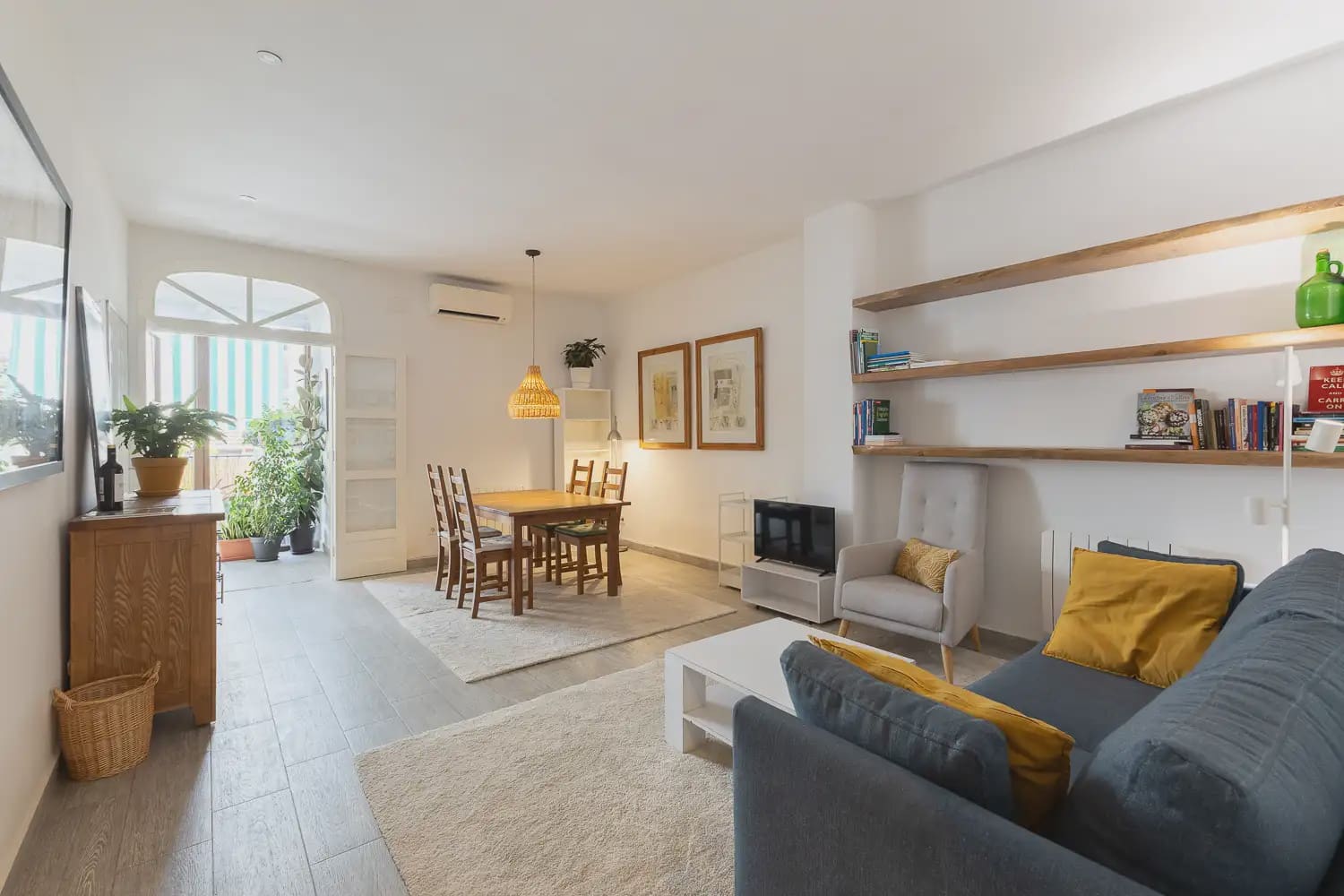 2 soveværelse Lejlighed til leje i Valencia by - € 2.200 (Ref: 9897663)
