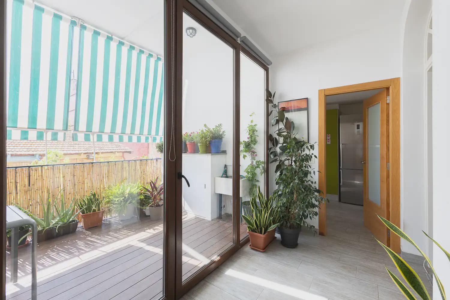 2 soveværelse Lejlighed til leje i Valencia by - € 2.200 (Ref: 9897663)