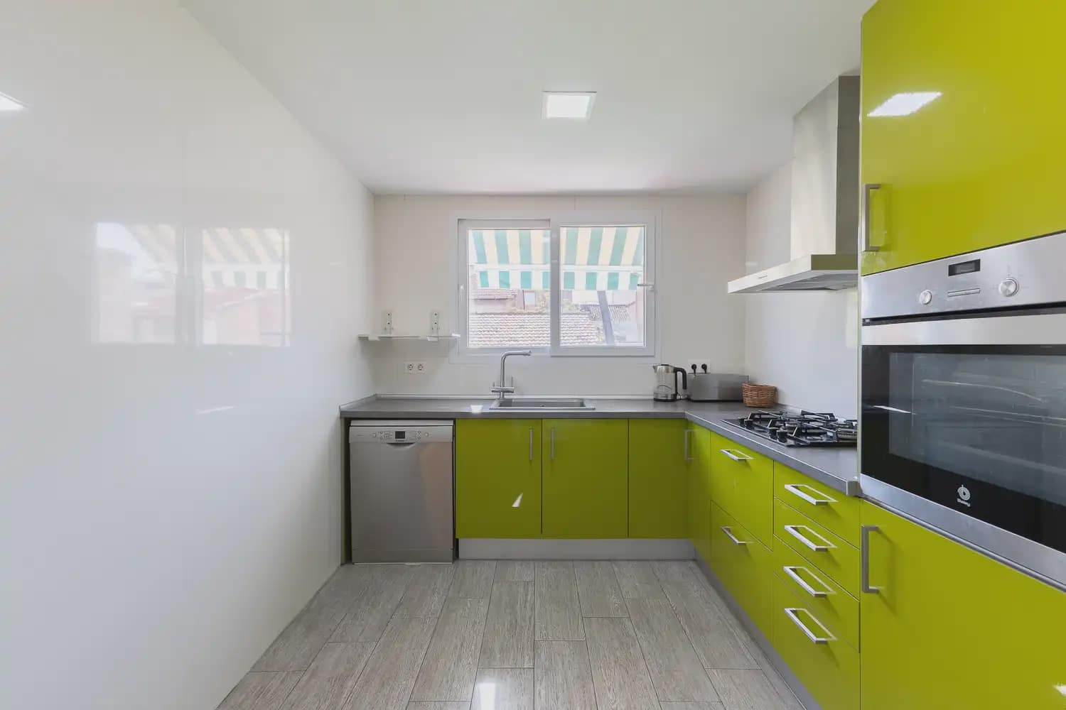 2 soveværelse Lejlighed til leje i Valencia by - € 2.200 (Ref: 9897663)