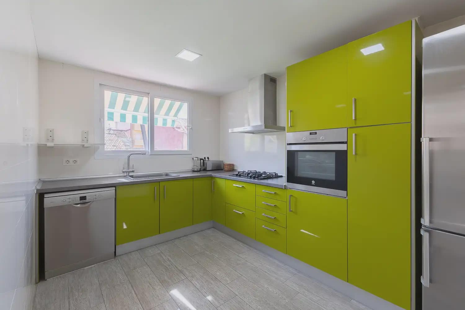 2 soveværelse Lejlighed til leje i Valencia by - € 2.200 (Ref: 9897663)