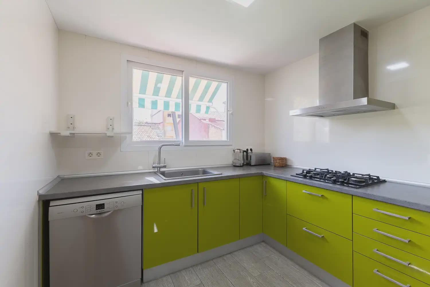 2 soveværelse Lejlighed til leje i Valencia by - € 2.200 (Ref: 9897663)