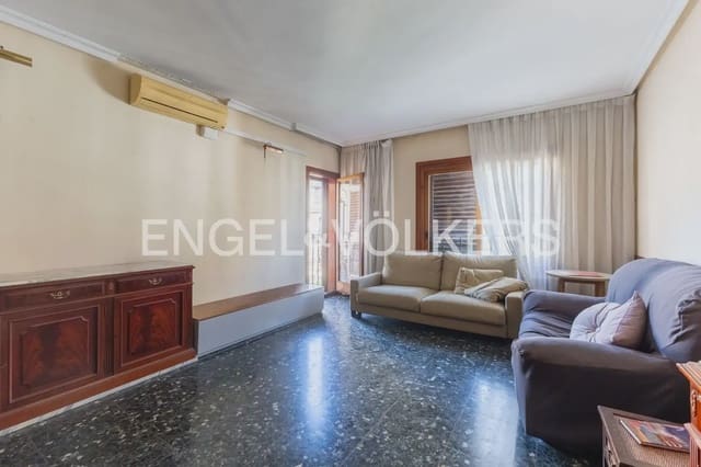 4 bedroom Flat for sale in El Pilar, Valencia city with garage - € 581,500 (Ref: 9897664)