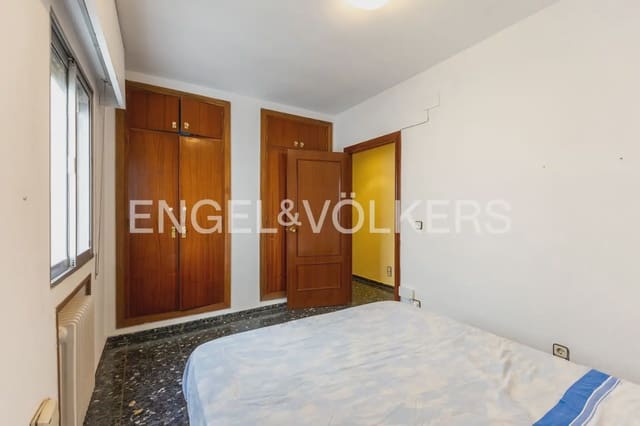 4 bedroom Flat for sale in El Pilar, Valencia city with garage - € 581,500 (Ref: 9897664)