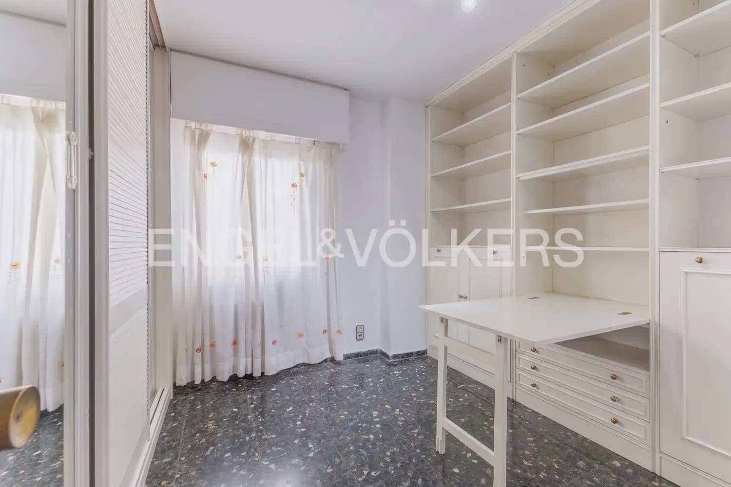 4 soveværelse Lejlighed til salg i Valencia by med garage - € 581.500 (Ref: 9897664)