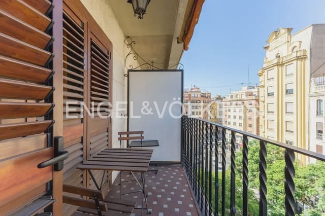 4 bedroom Flat for sale in El Pilar, Valencia city with garage - € 581,500 (Ref: 9897664)