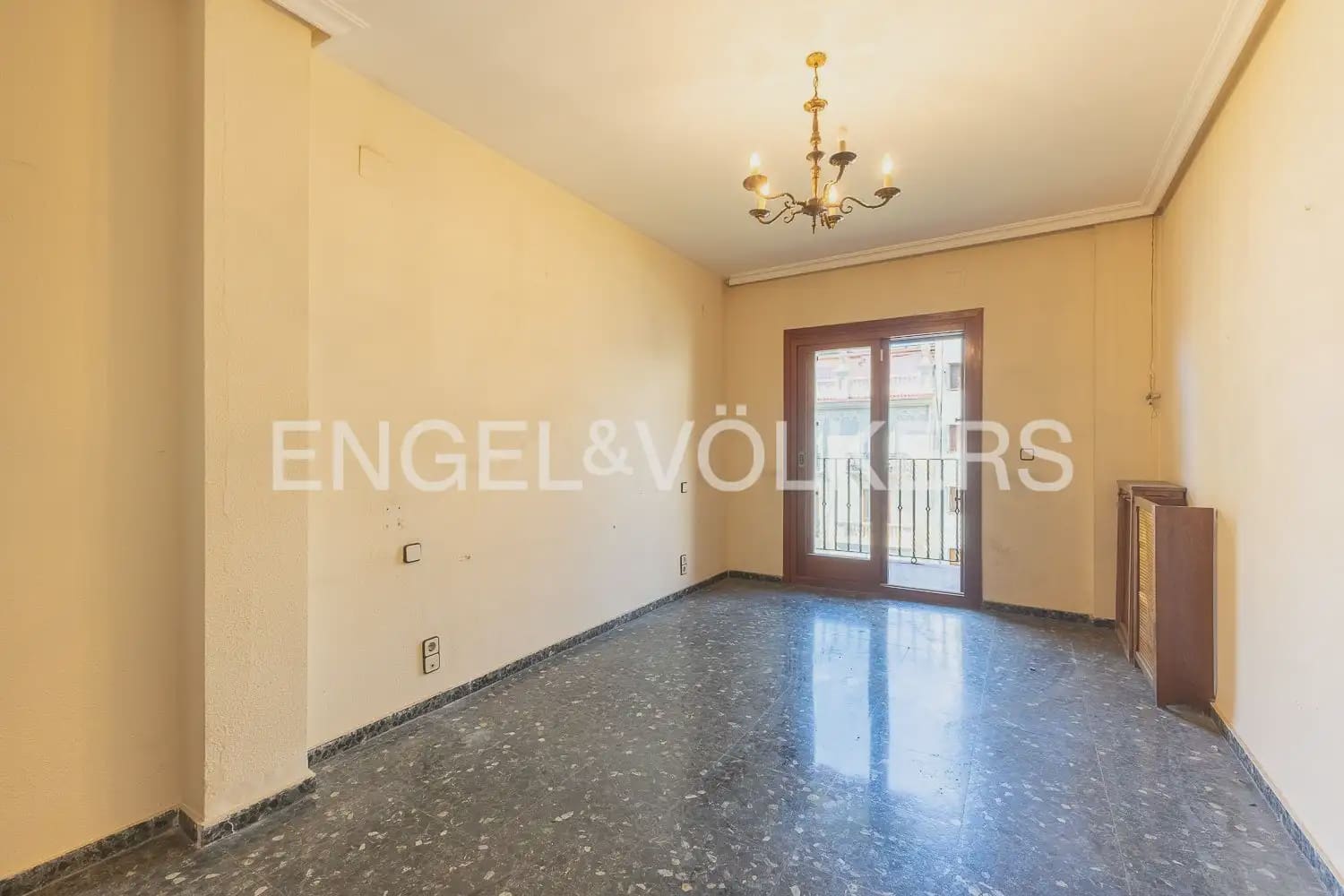 4 slaapkamer Flat te koop in Valencia stad met garage - € 575.000 (Ref: 9897664)