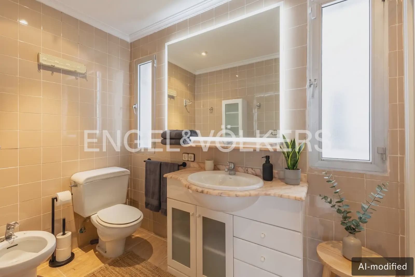 4 slaapkamer Flat te koop in Valencia stad met garage - € 575.000 (Ref: 9897664)