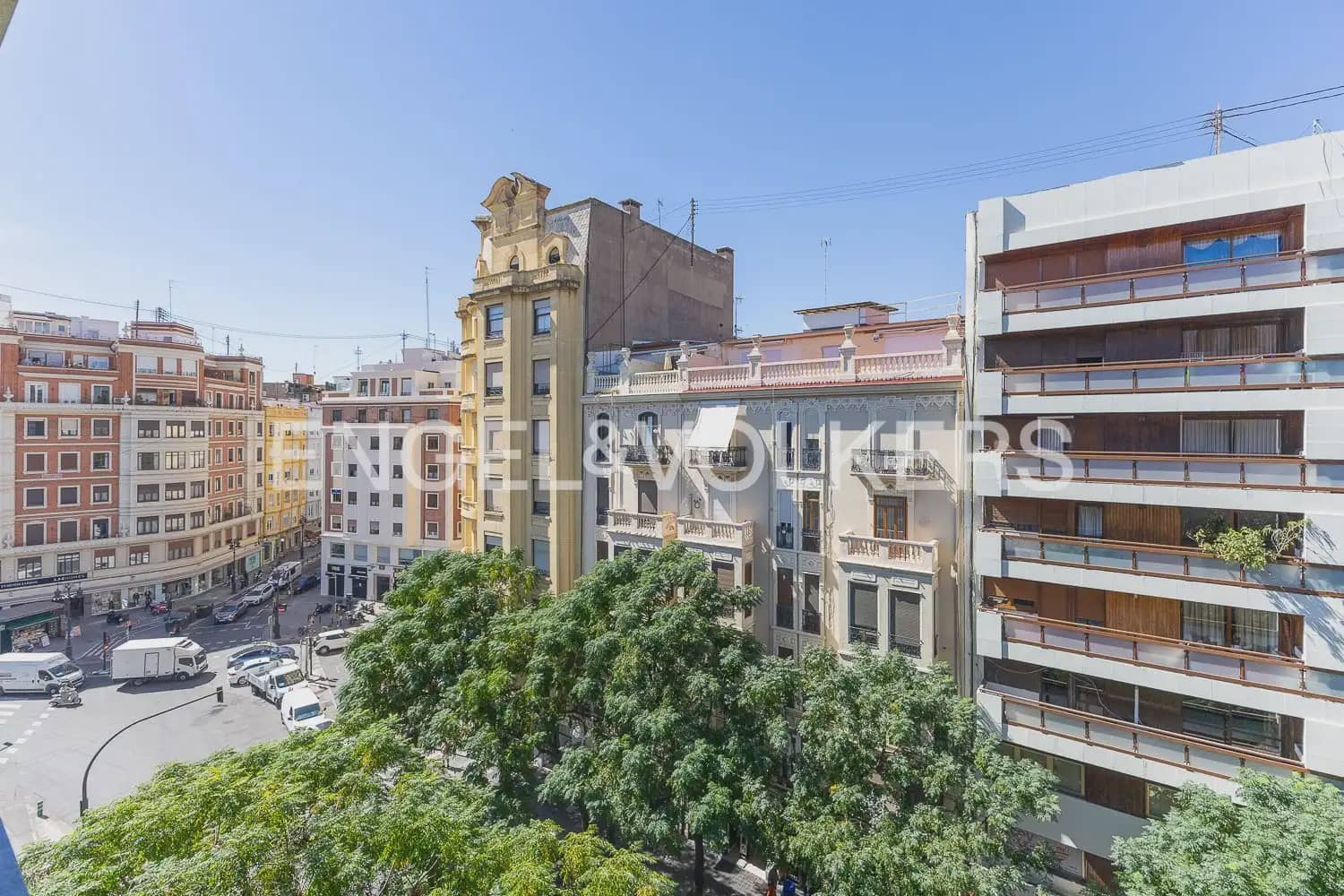 4 slaapkamer Flat te koop in Valencia stad met garage - € 575.000 (Ref: 9897664)