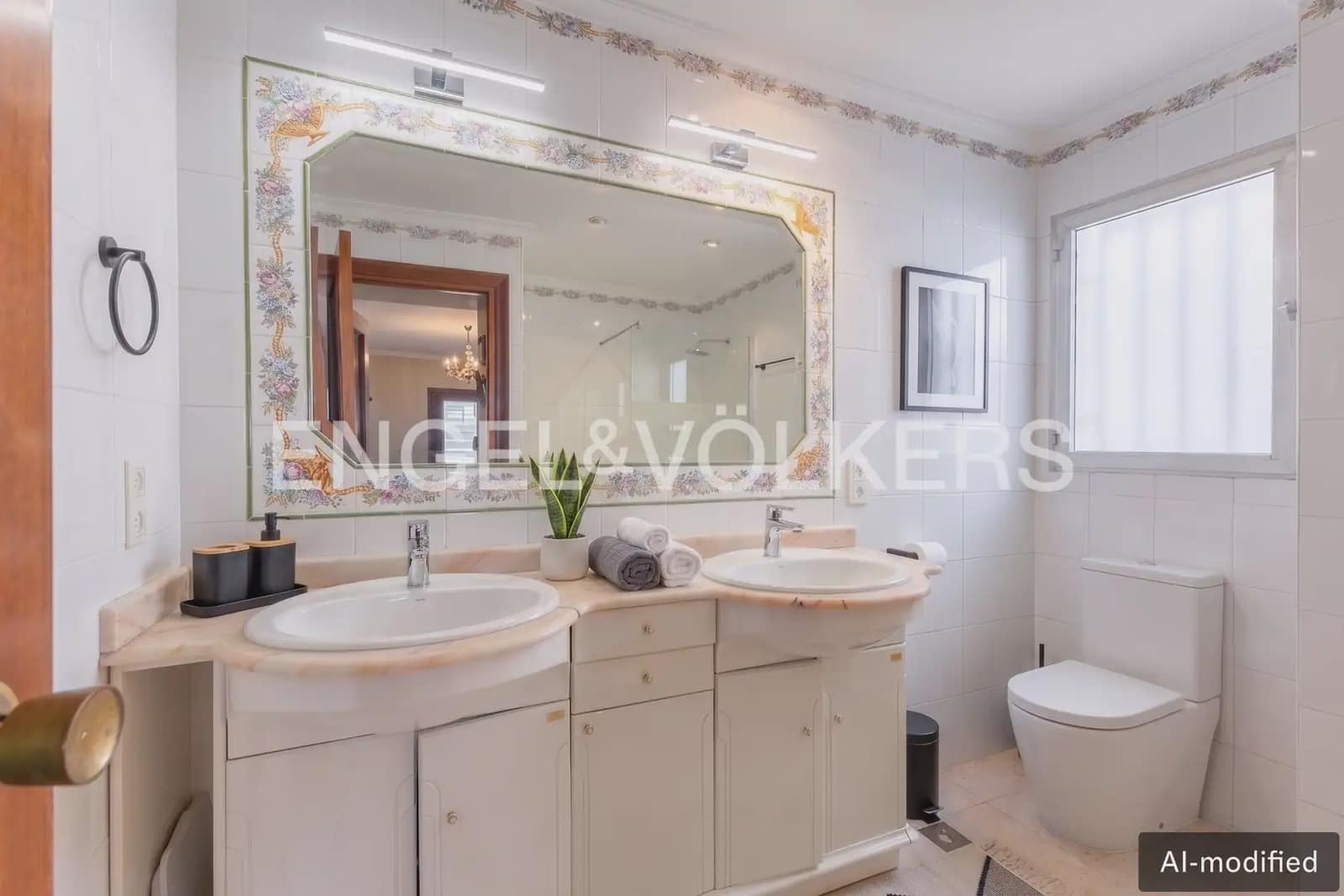 4 slaapkamer Flat te koop in Valencia stad met garage - € 575.000 (Ref: 9897664)
