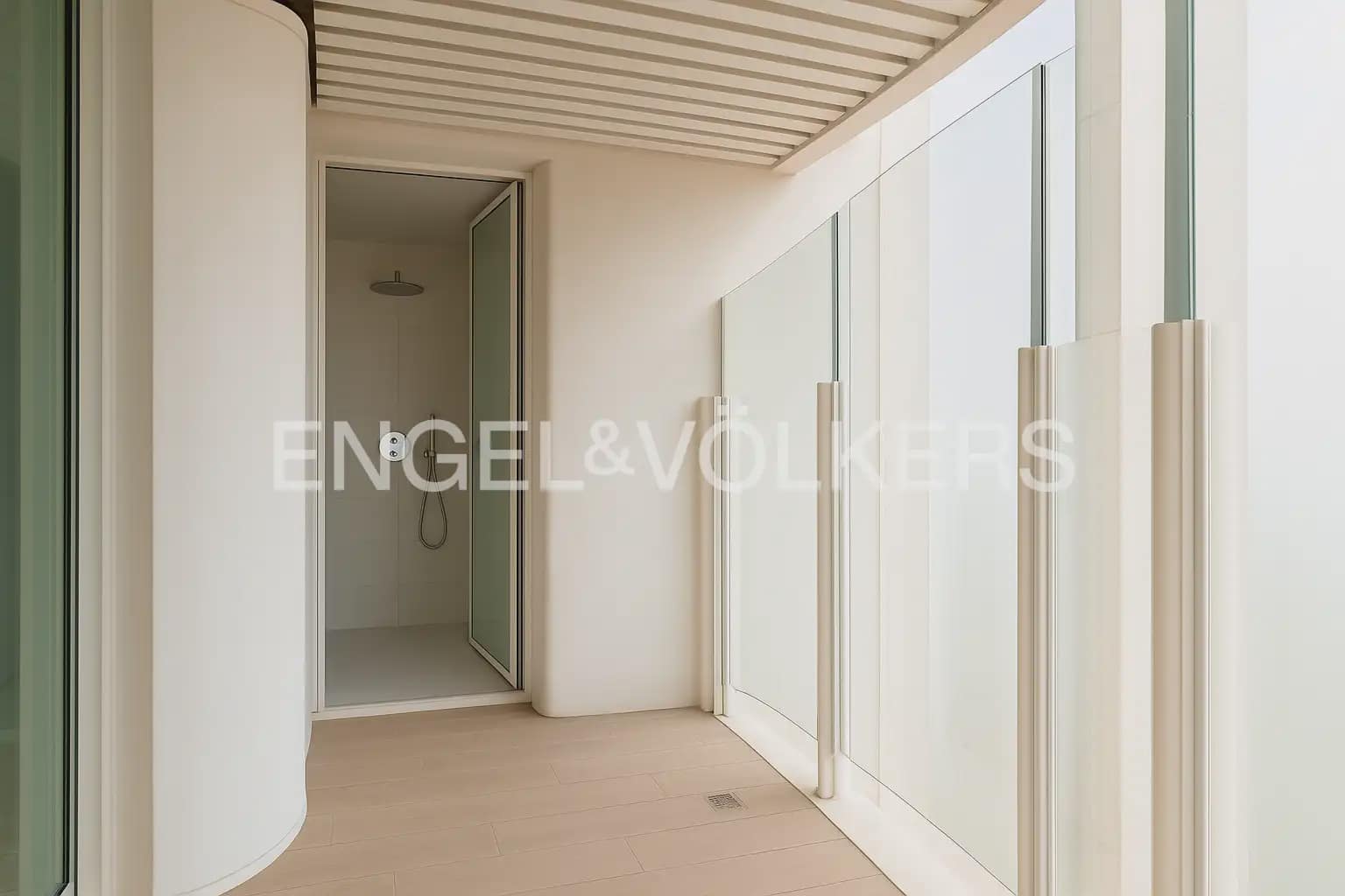 3 sovrum Lägenhet till salu i Valencia stad med pool garage - 1 550 000 € (Ref: 9897665)