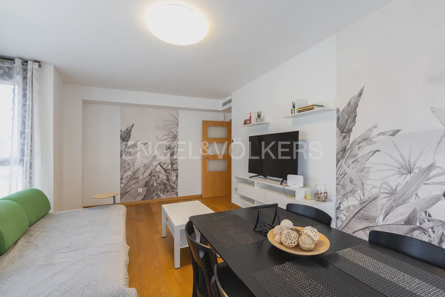 2 slaapkamer Flat te huur in Valencia stad met garage - € 2.000 (Ref: 9897667)