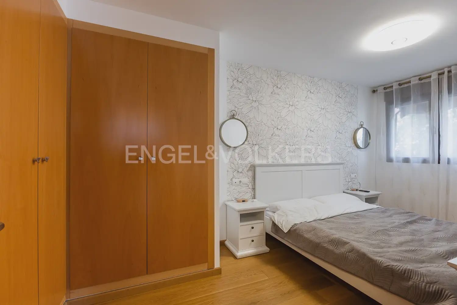 2 slaapkamer Flat te huur in Valencia stad met garage - € 2.000 (Ref: 9897667)
