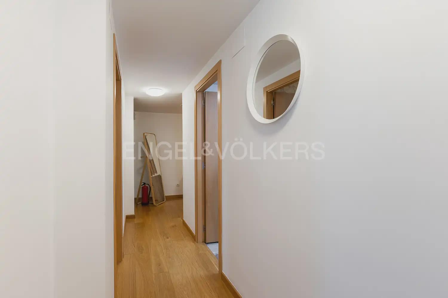 2 slaapkamer Flat te huur in Valencia stad met garage - € 2.000 (Ref: 9897667)